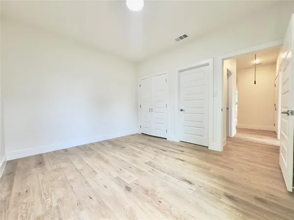 $2,400 | 3801 Carpenter Avenue, Dallas, TX 75210
