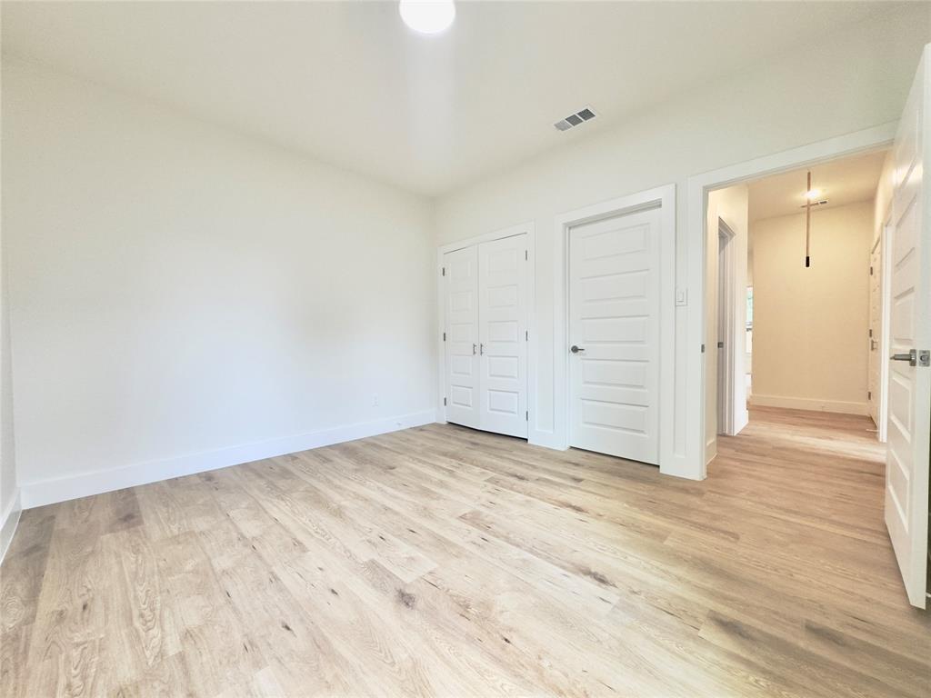 3801 Carpenter Avenue Dallas, TX 75210 - Photo 17 of 19 a view of an empty room