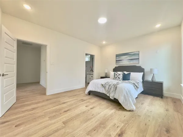 $2,400 | 3801 Carpenter Avenue, Dallas, TX 75210