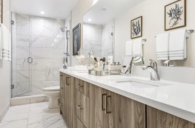 $2,350 | 435 Madison Street, Unit 204, Oak Park, IL 60302