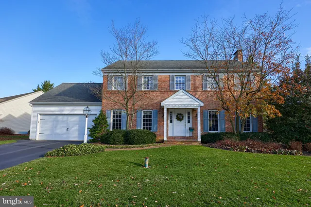 $450,000 | 16 Horseshoe Drive, Ephrata, PA 17522