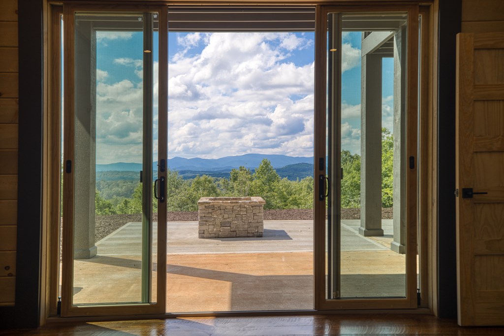 330 Cinnamon Bear Road Mineral Bluff, GA 30559 - Photo 12 of 75