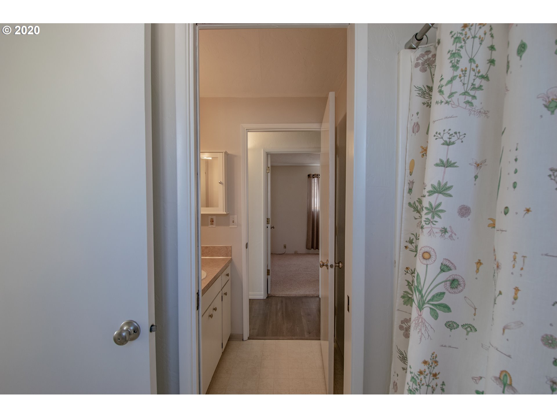 412 North 38th Place Springfield, OR 97478 - Photo 14 of 24