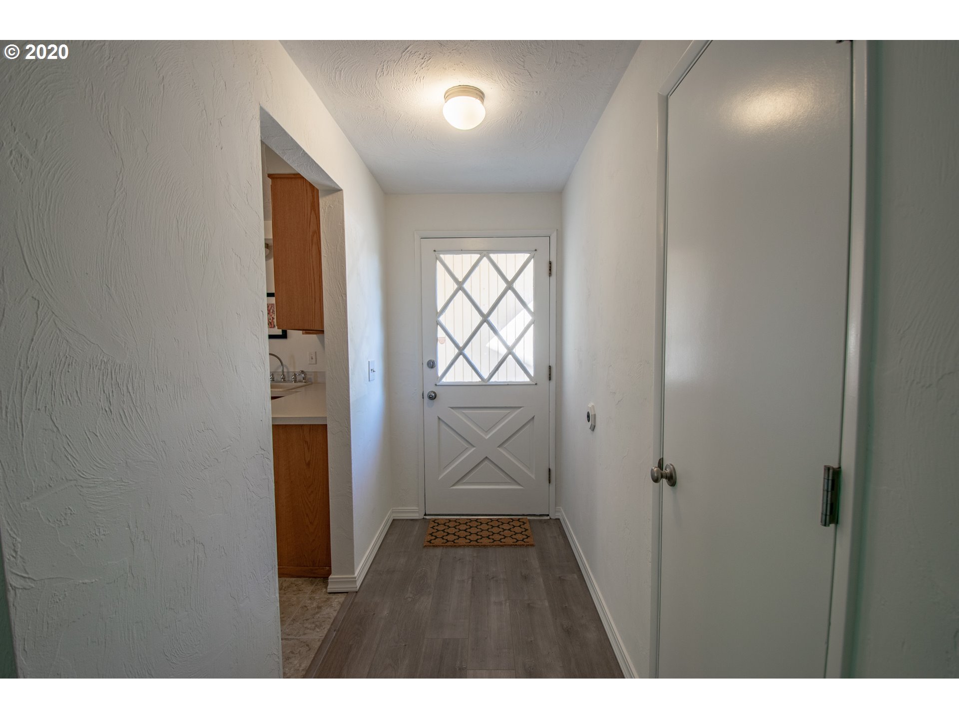 412 North 38th Place Springfield, OR 97478 - Photo 8 of 24