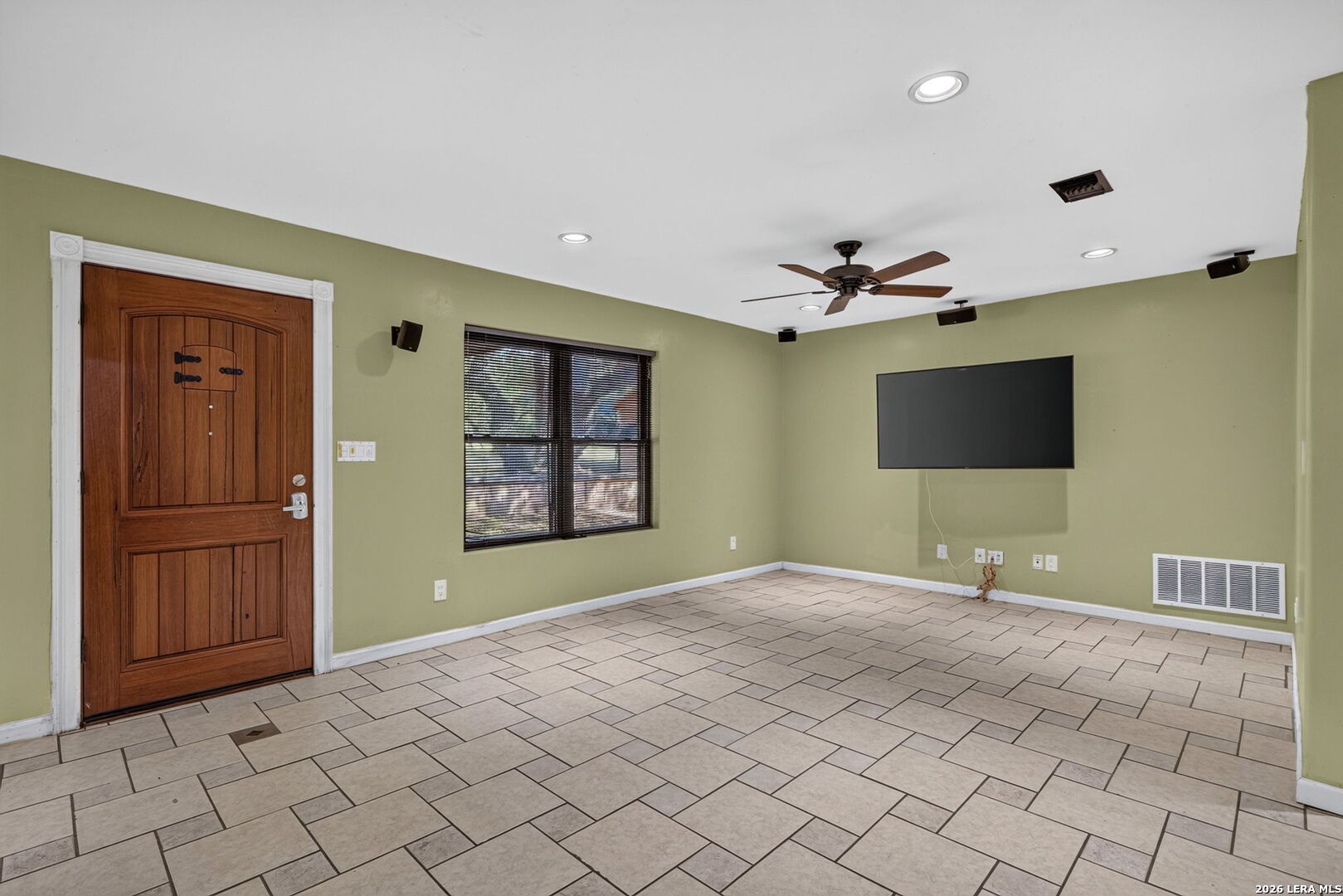 190 Rosenberry Bulverde, TX 78163 - Photo 9 of 28 Gallery Image 9