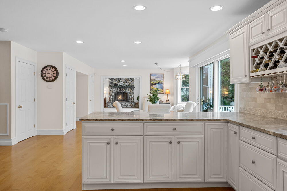 29 Weather Deck Road Bourne, MA 02532 - Photo 10 of 65 Breakfast Bar