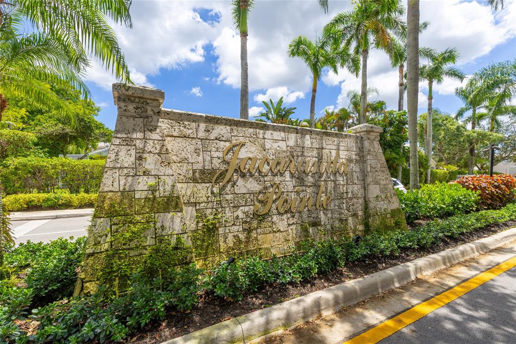 9424 Northwest 8th Circle Plantation, FL 33324 - Photo 13 of 57 a view of outdoor space with swimming pool and lake view