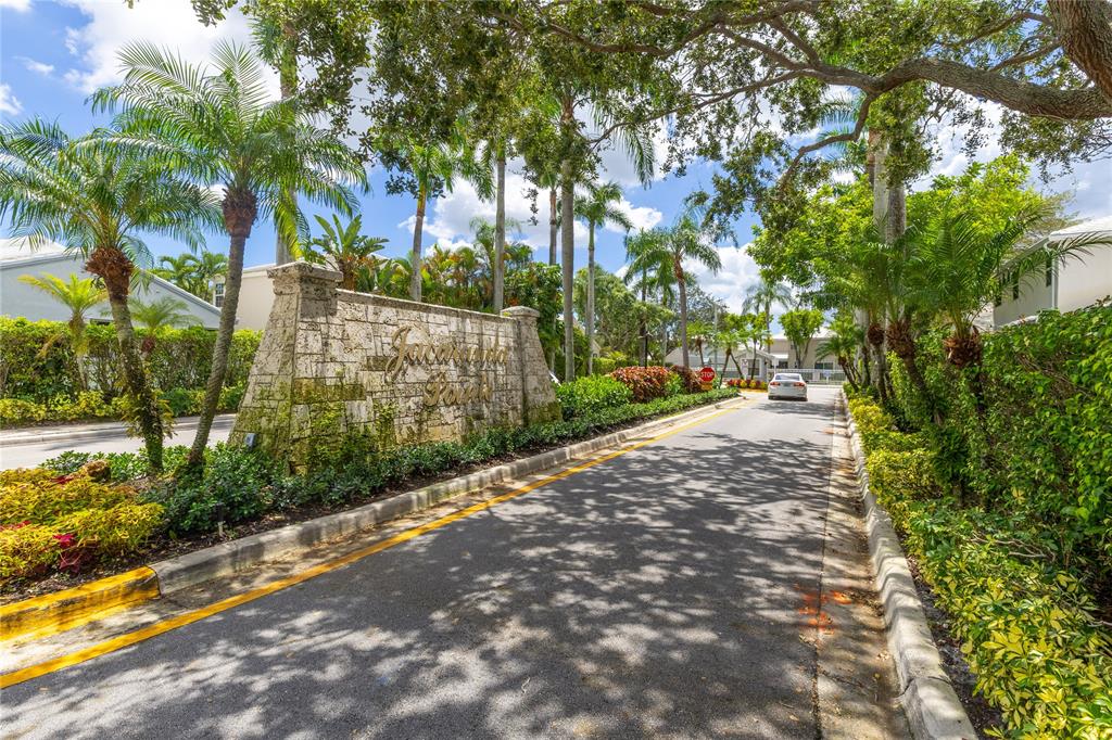 9424 Northwest 8th Circle Plantation, FL 33324 - Photo 16 of 57