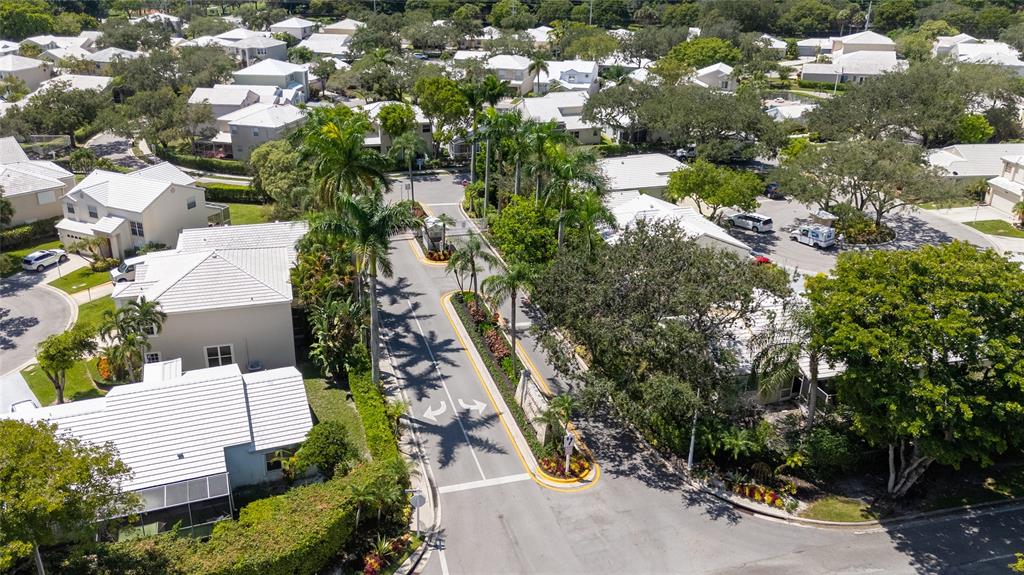 9424 Northwest 8th Circle Plantation, FL 33324 - Photo 50 of 57 an aerial view of residential houses with outdoor space