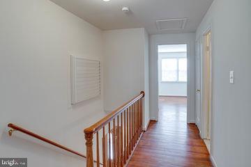 12902 Sturbridge Road Woodbridge, VA 22192 - Photo 23 of 40 Upper Level Hallway