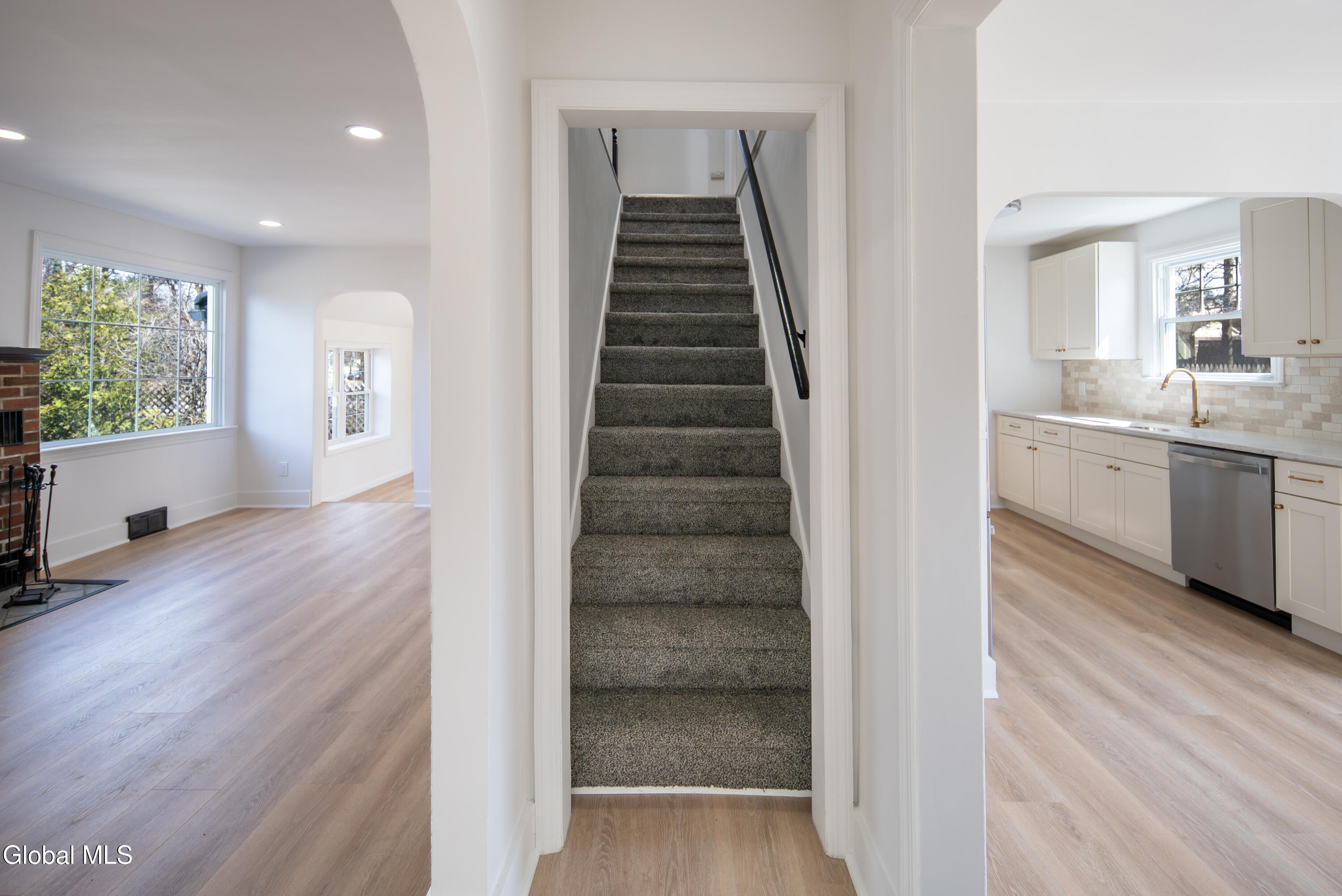 308 Kings Road Schenectady, NY 12304 - Photo 28 of 53 028