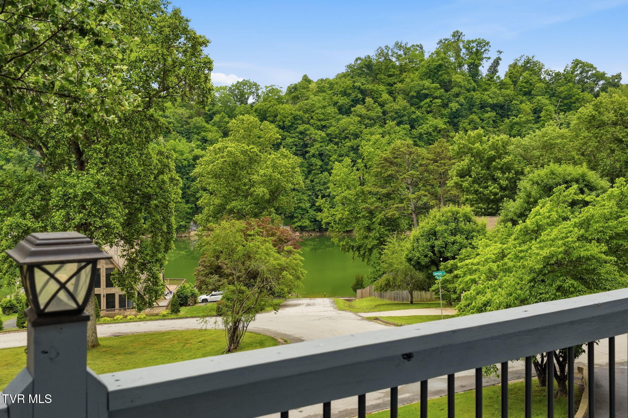 440 Lakeshore Road Bluff City, TN 37618 - Photo 3 of 56 41-web-or-mls-048_DSC01014