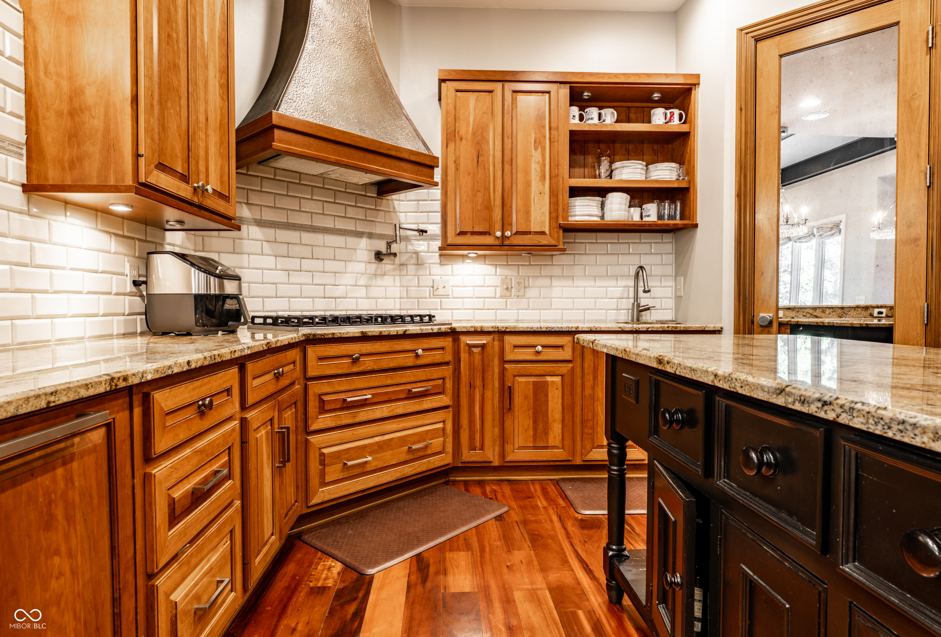 10470 Roxley Bend Carmel, IN 46032 - Photo 15 of 68