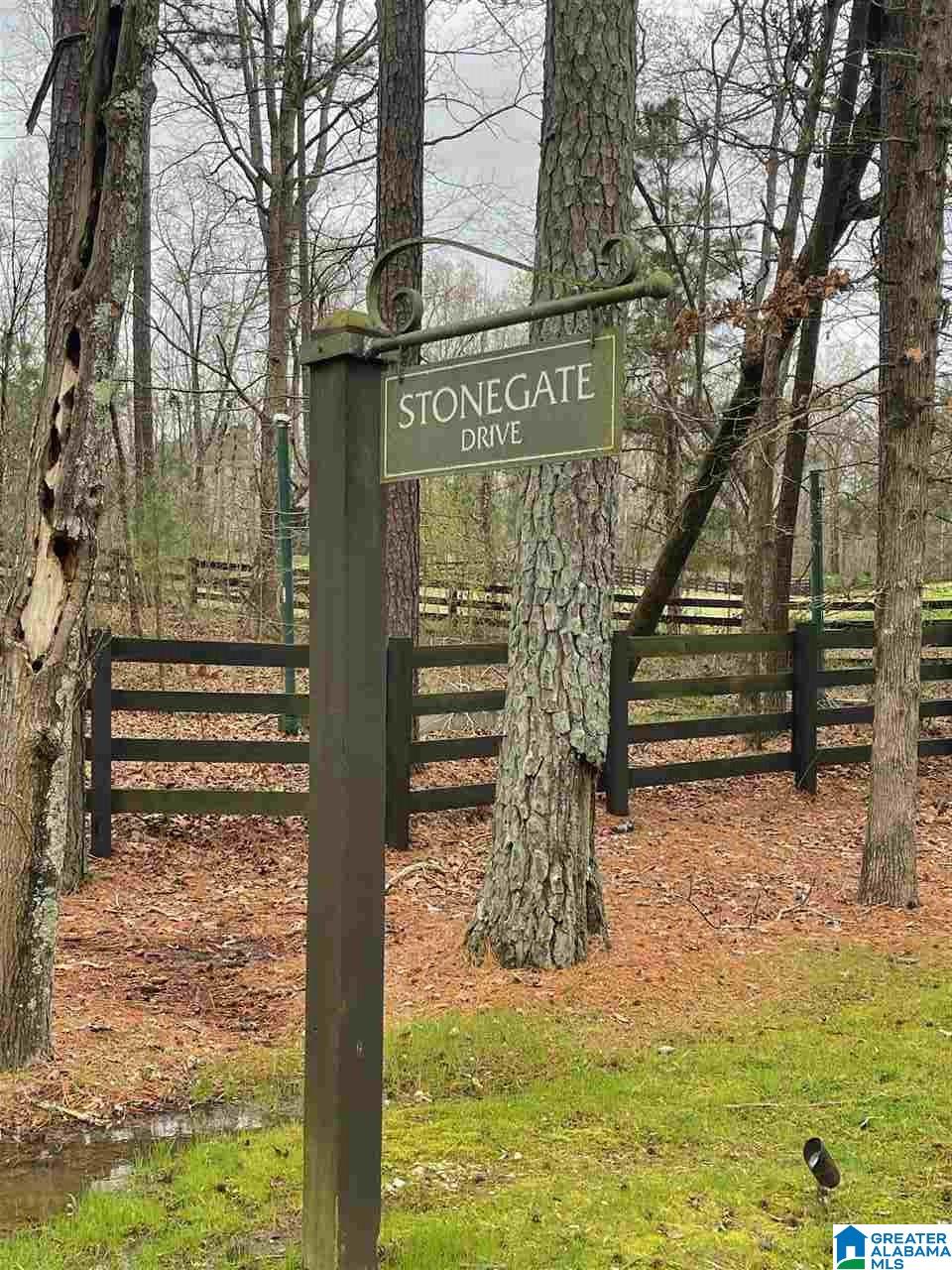 280 Stonegate Drive, Unit 28 Birmingham, AL 35242 - Photo 1 of 9