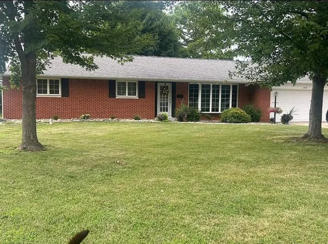 $290,000 | 1059 North Cherry Street, Breese, IL 62230