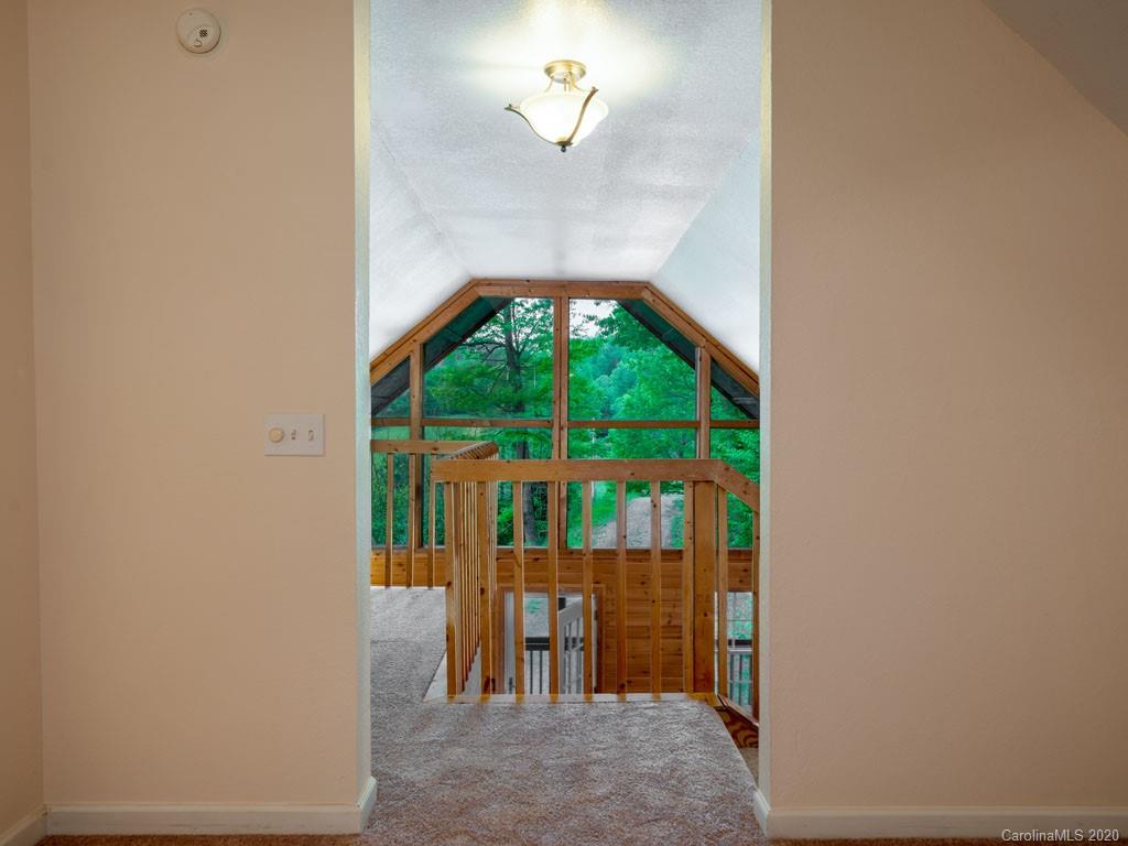 58 Pinnacle Road Burnsville, NC 28714 - Photo 12 of 20 Gallery Image 12