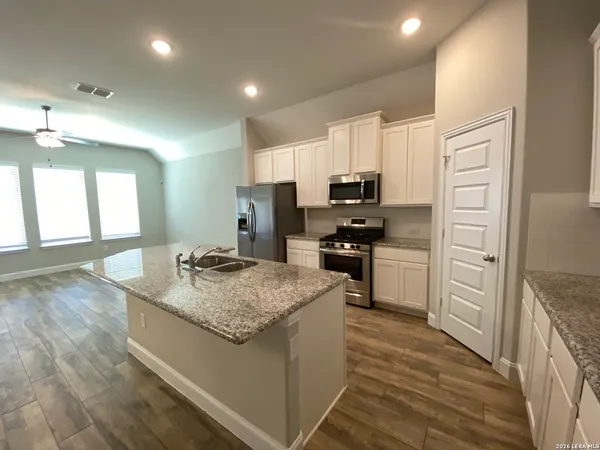 $2,295 | 1331 Hillsong Street, New Braunfels, TX 78132