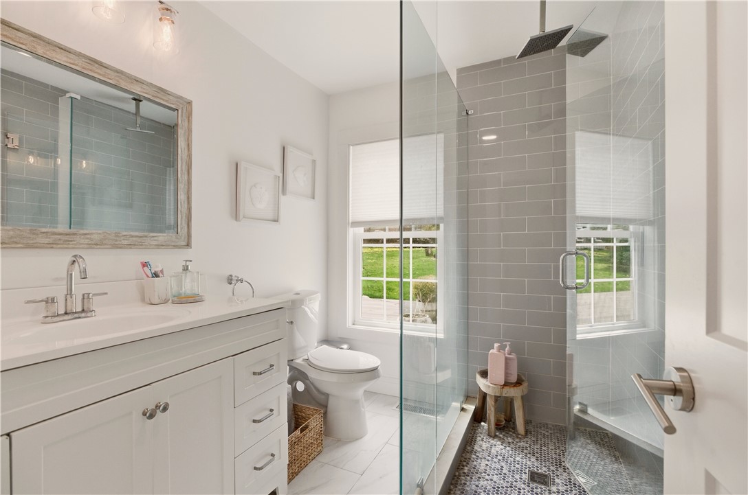 3 Baldwin Road Middletown, RI 02842 - Photo 21 of 50