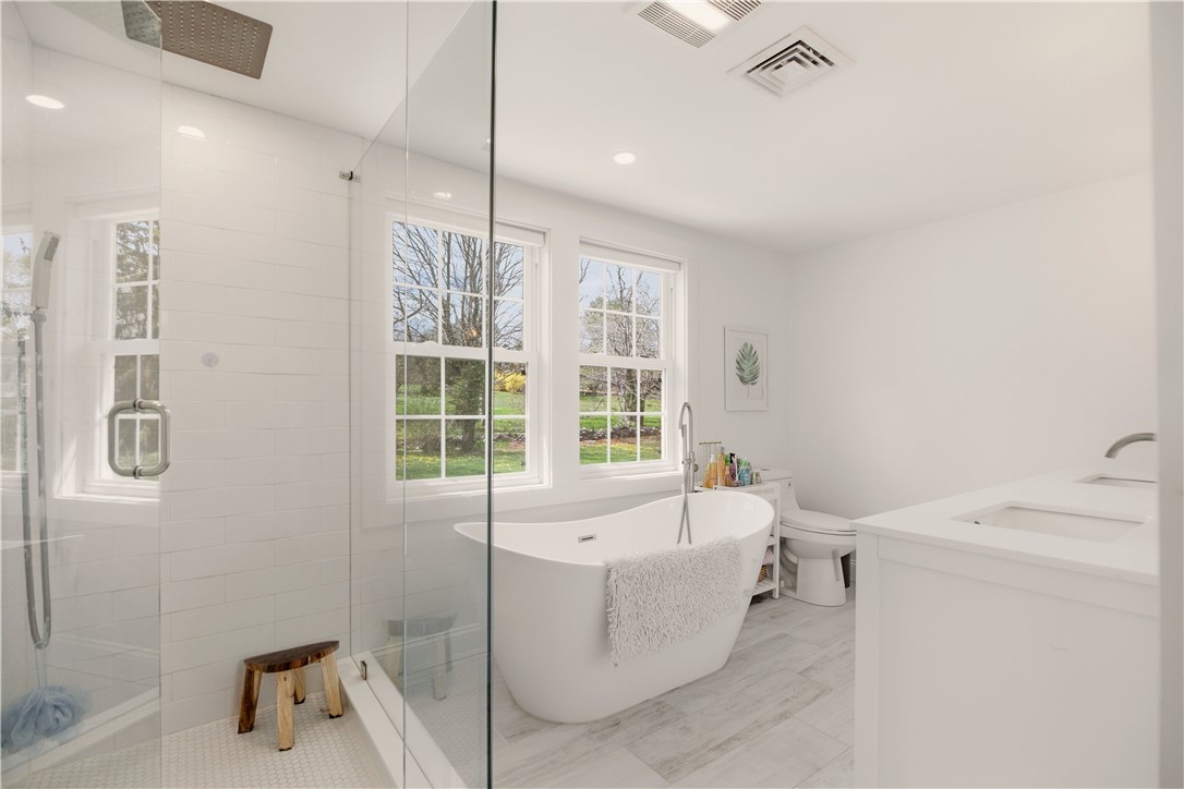 3 Baldwin Road Middletown, RI 02842 - Photo 32 of 50