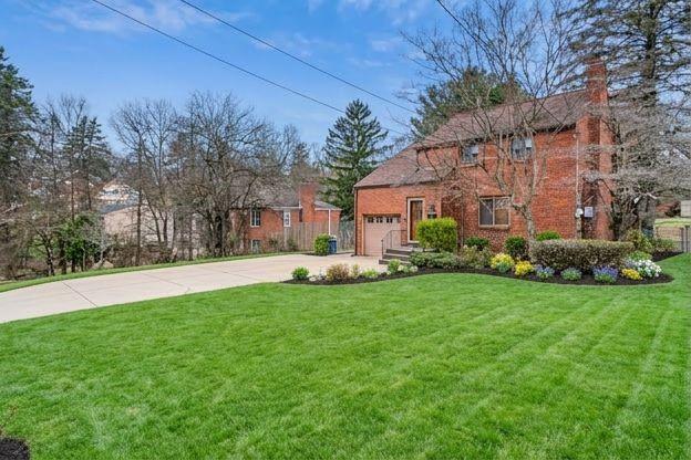 167 Ritzland Road Pittsburgh, PA 15235 - Photo 2 of 36 Gallery Image 2
