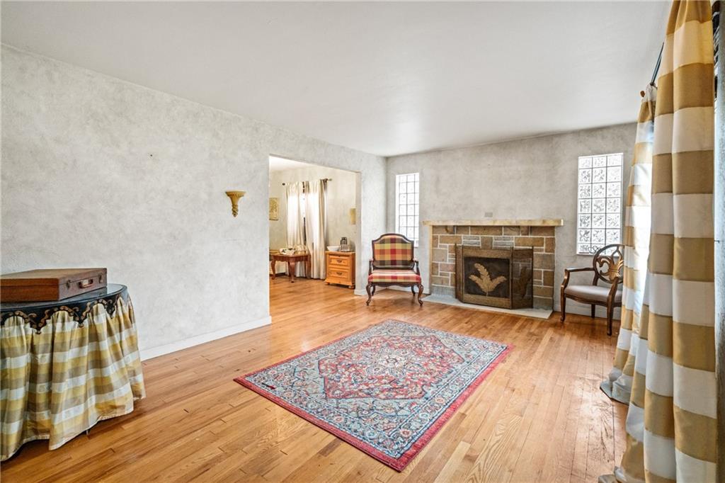 167 Ritzland Road Pittsburgh, PA 15235 - Photo 4 of 36 Gallery Image 4