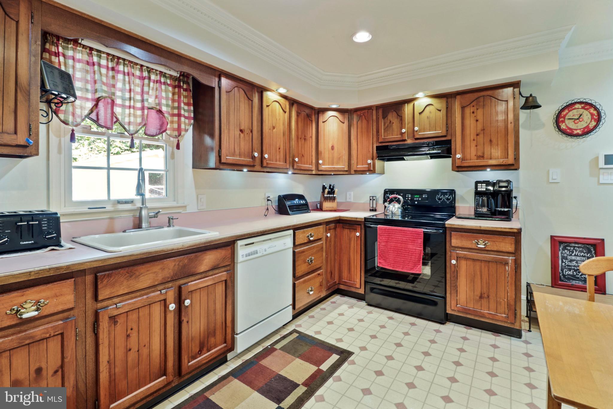 6120 Ridge Road Mount Airy, MD 21771 - Photo 12 of 39 Main Level Kitchen