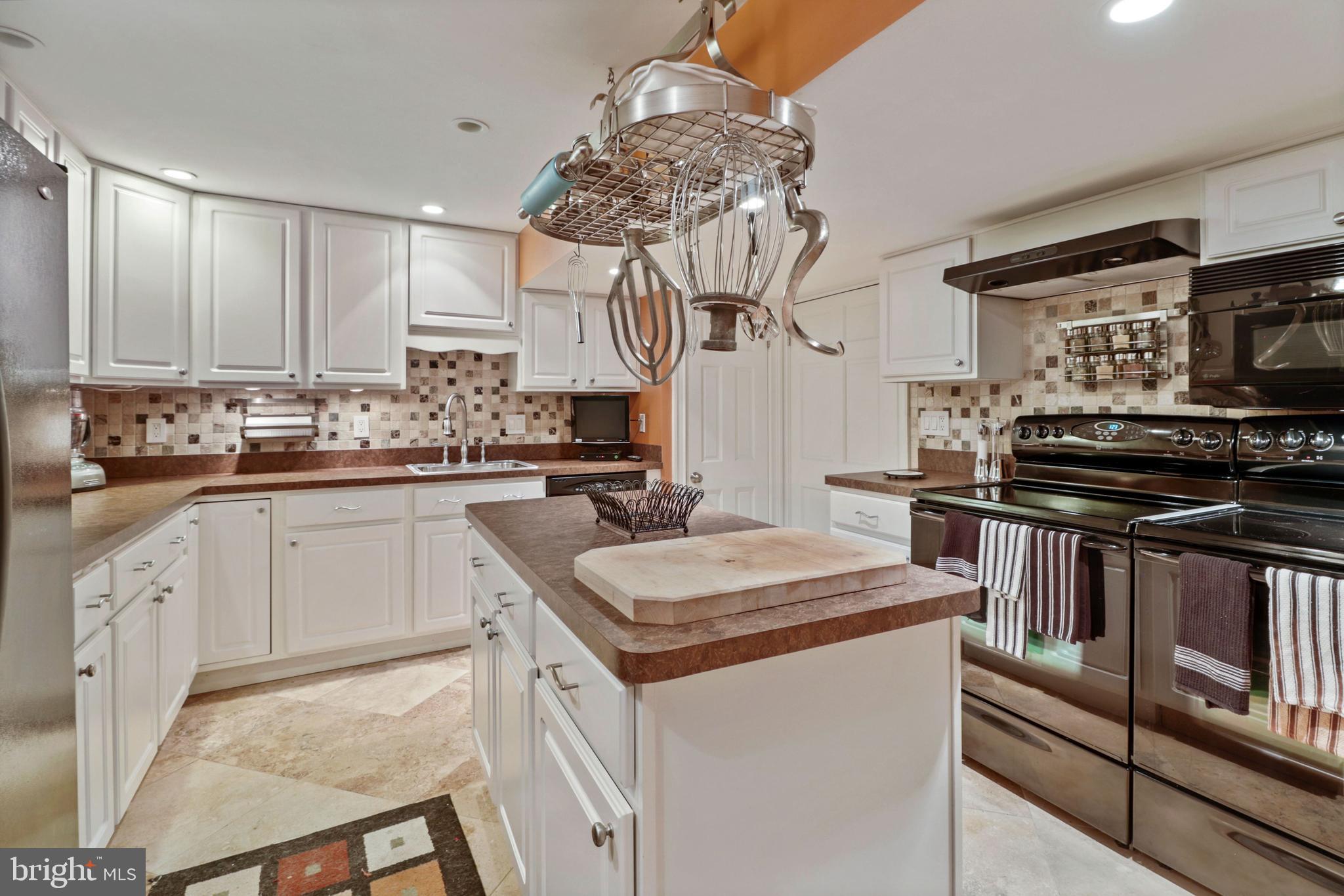 6120 Ridge Road Mount Airy, MD 21771 - Photo 10 of 39 Basement Kitchen