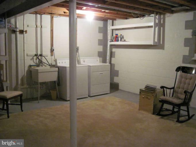 2410 Albot Road Reston, VA 20191 - Photo 15 of 18 Laundry Room