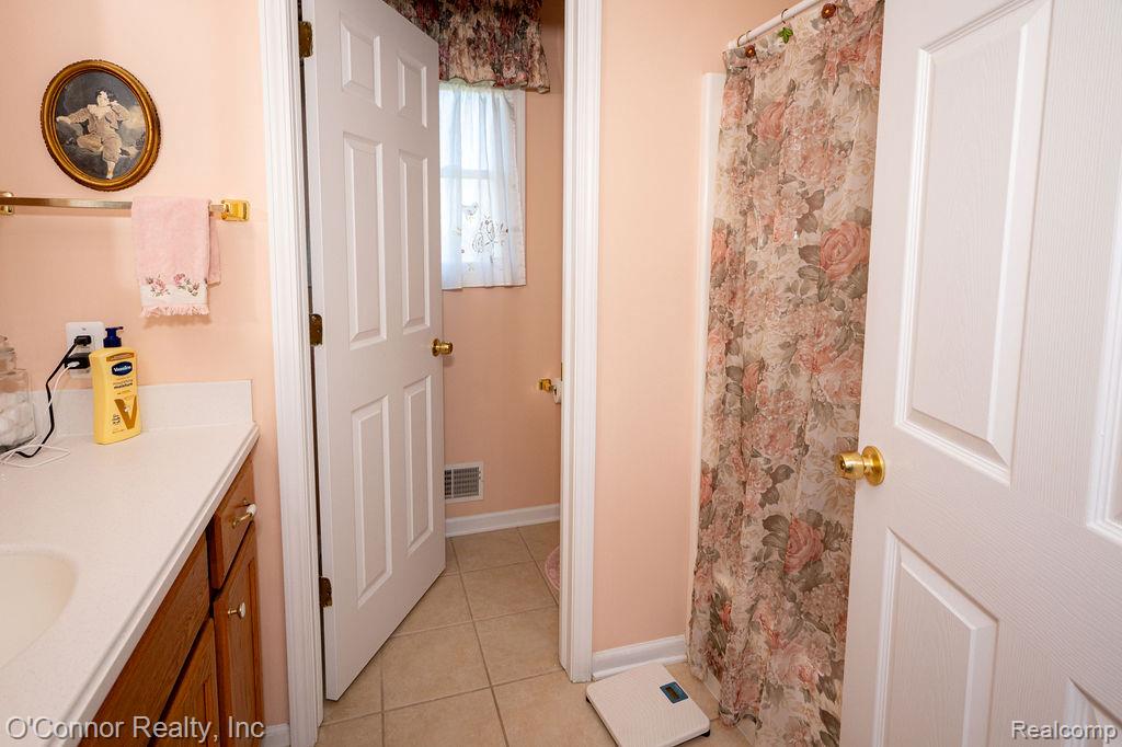 8552 Rynn Road Avoca, MI 48006 - Photo 17 of 35