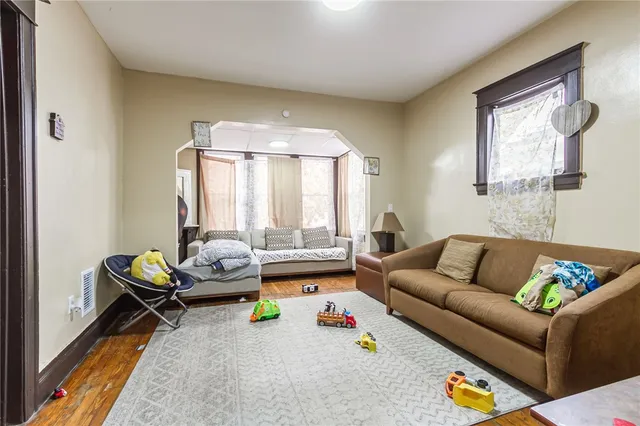 $125,000 | 100-102 Parkway, Rochester, NY 14608