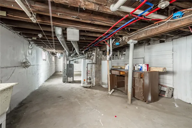 $125,000 | 100-102 Parkway, Rochester, NY 14608