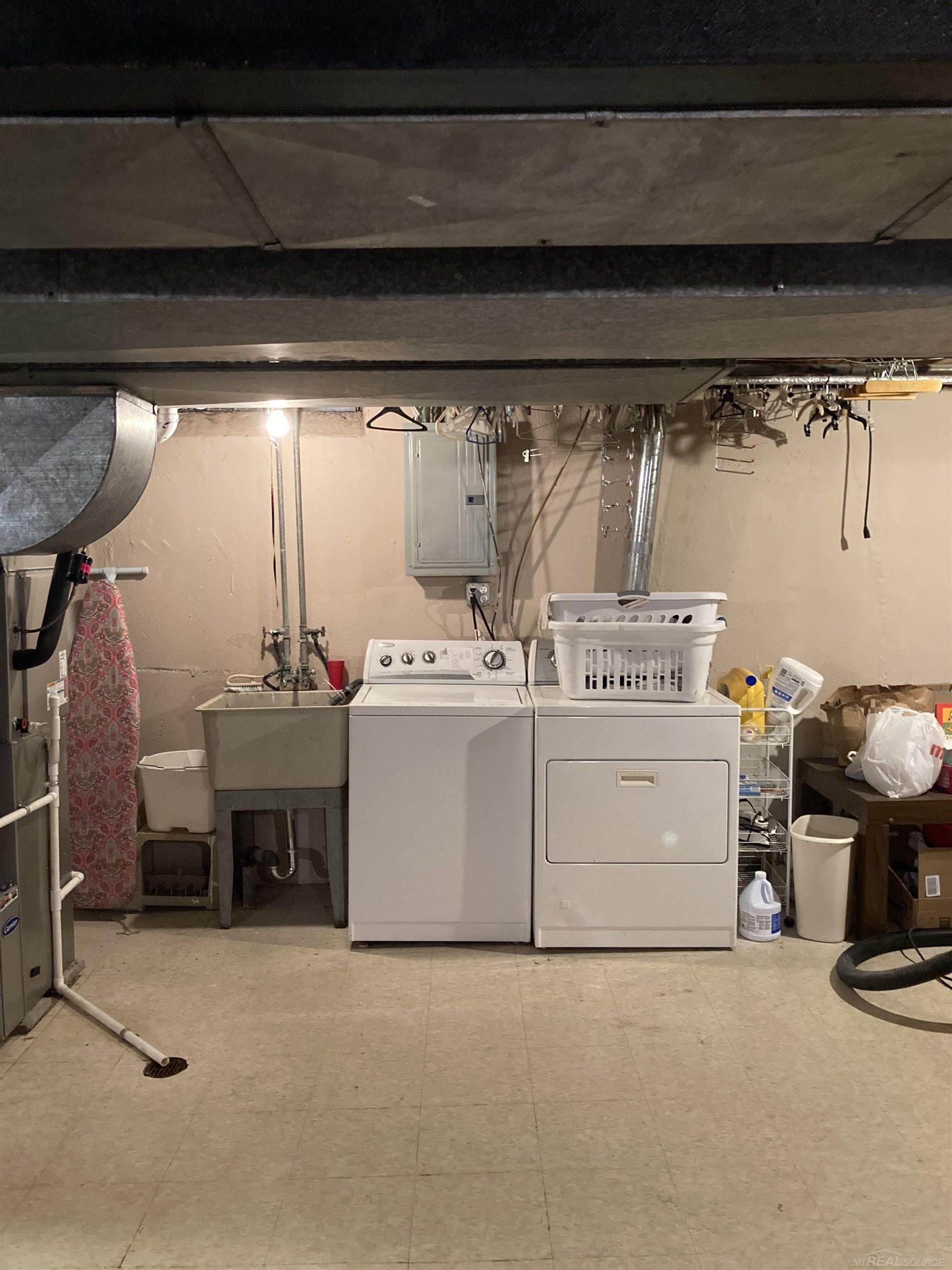 25839 Cunningham Avenue Warren, MI 48091 - Photo 28 of 42 50086262-27.JPG