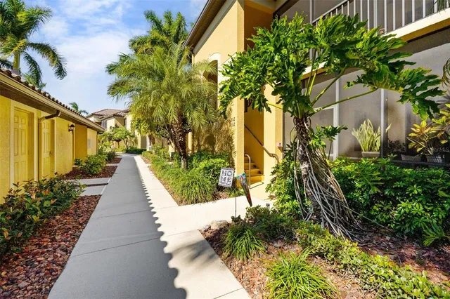 $348,800 | 7235 River Hammock Drive, Unit 102, Bradenton, FL 34212