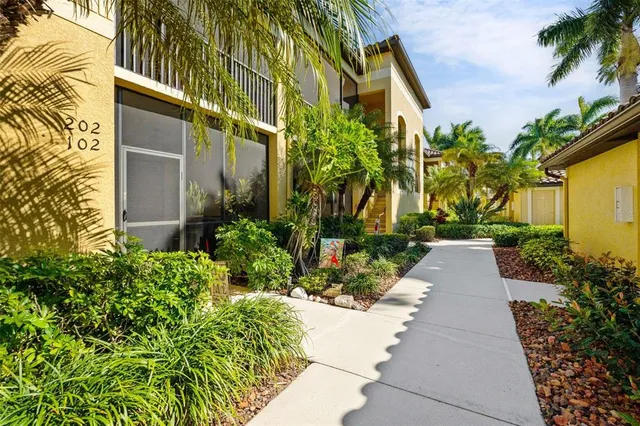 $348,800 | 7235 River Hammock Drive, Unit 102, Bradenton, FL 34212