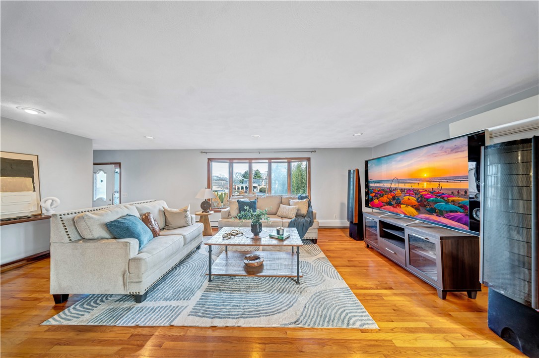 3945 Post Road Warwick, RI 02886 - Photo 4 of 32