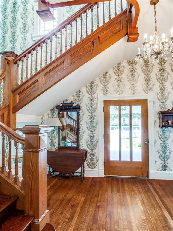 302 Featherston Street Cleburne, TX 76033 - Photo 7 of 40
