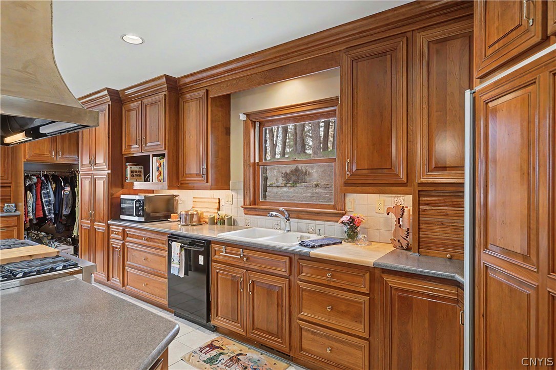 8867 Cazenovia Road Pompey, NY 13035 - Photo 9 of 50