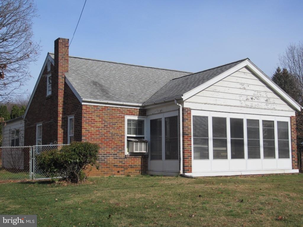 79 Delp Road Lancaster, PA 17601 - Photo 3 of 25 Gallery Image 3