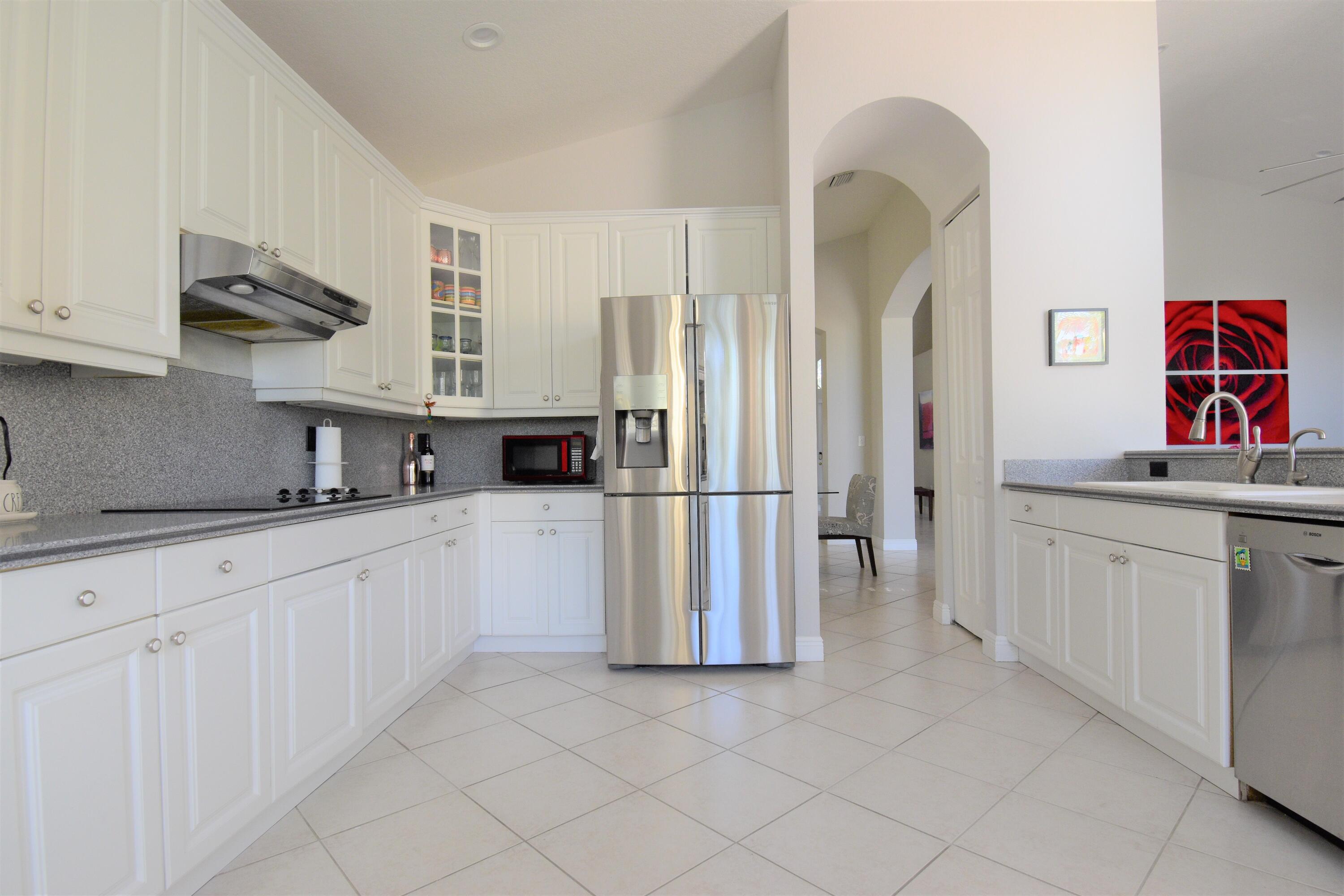 19233 Skyridge Circle Boca Raton, FL 33498 - Photo 24 of 92 22