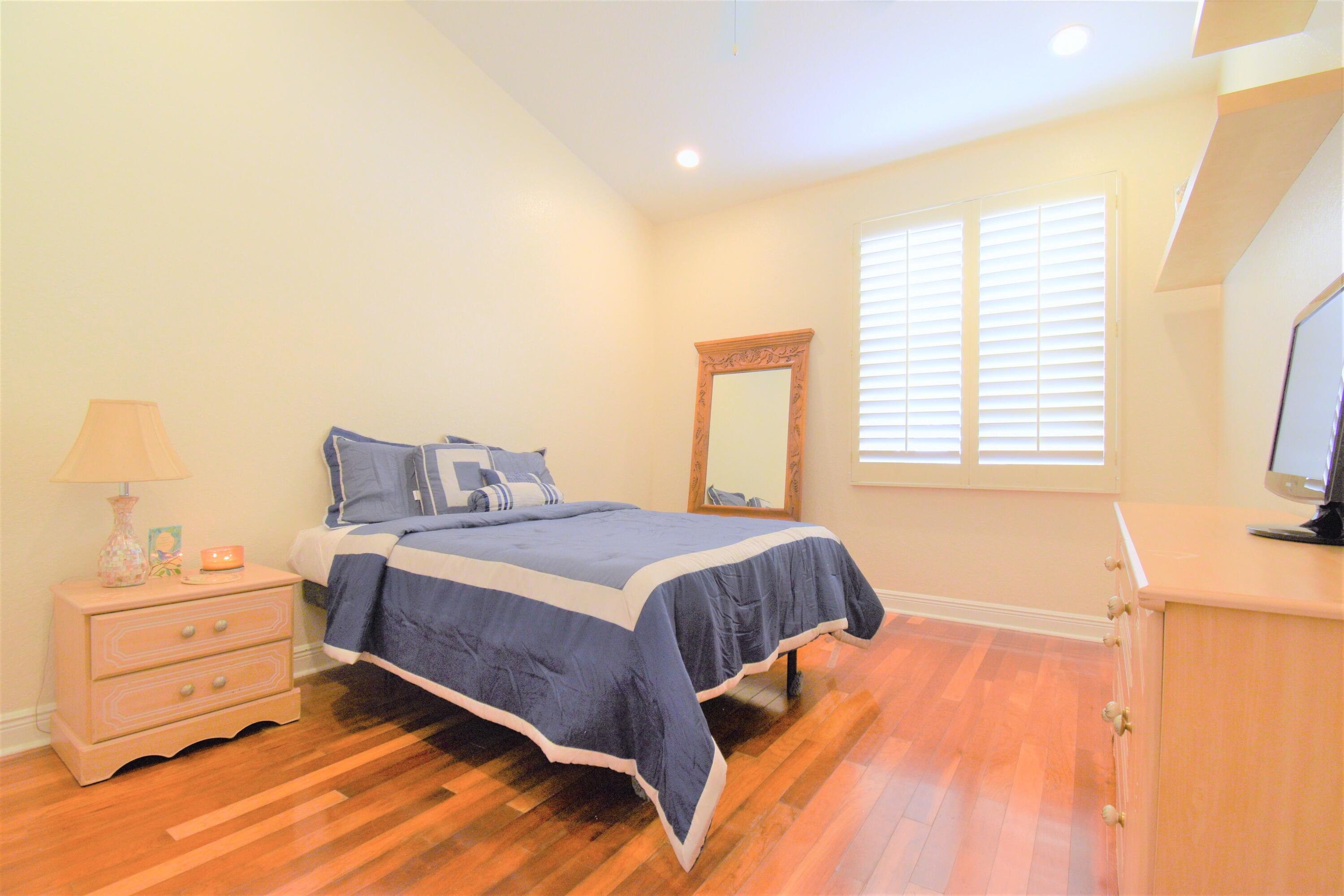 19233 Skyridge Circle Boca Raton, FL 33498 - Photo 42 of 92 37 (2)