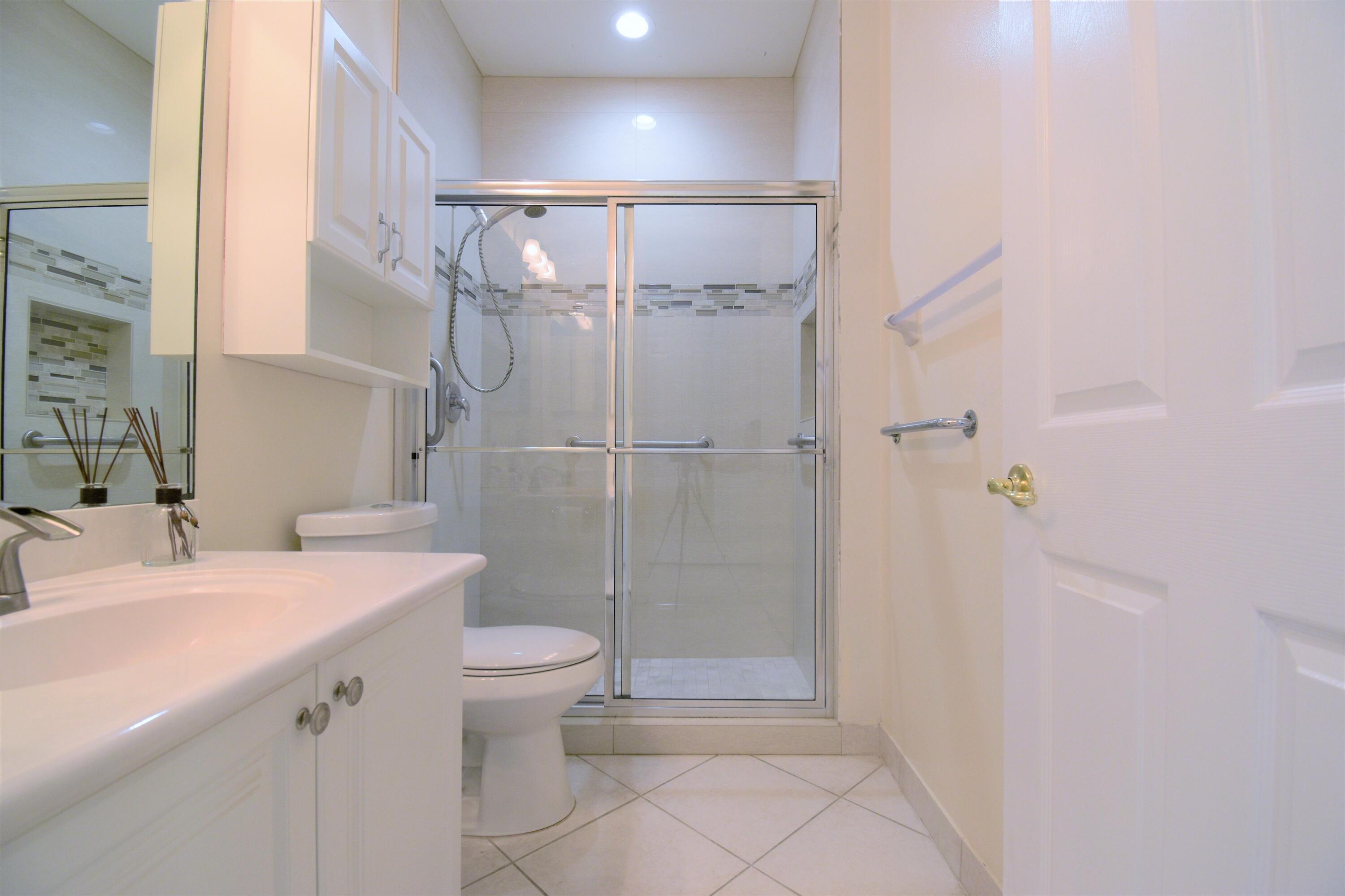 19233 Skyridge Circle Boca Raton, FL 33498 - Photo 46 of 92 41
