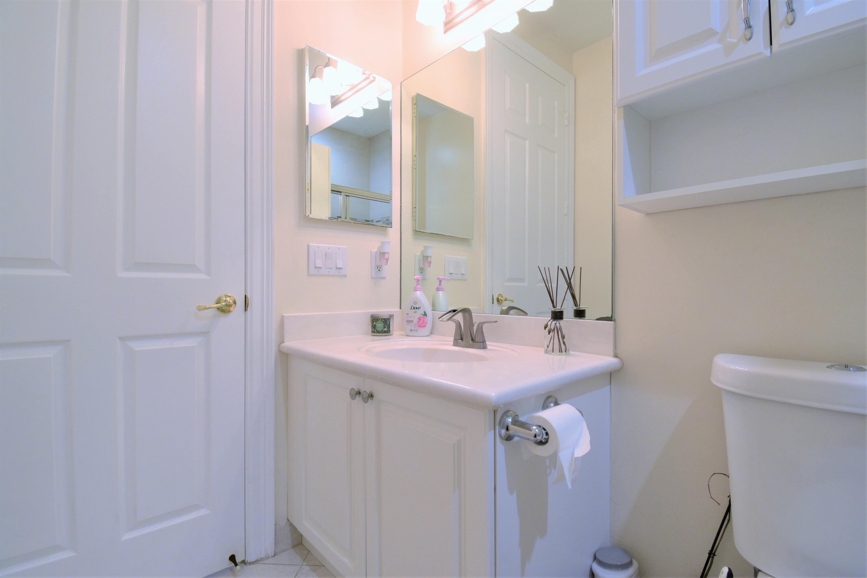 19233 Skyridge Circle Boca Raton, FL 33498 - Photo 47 of 92 42 (2)
