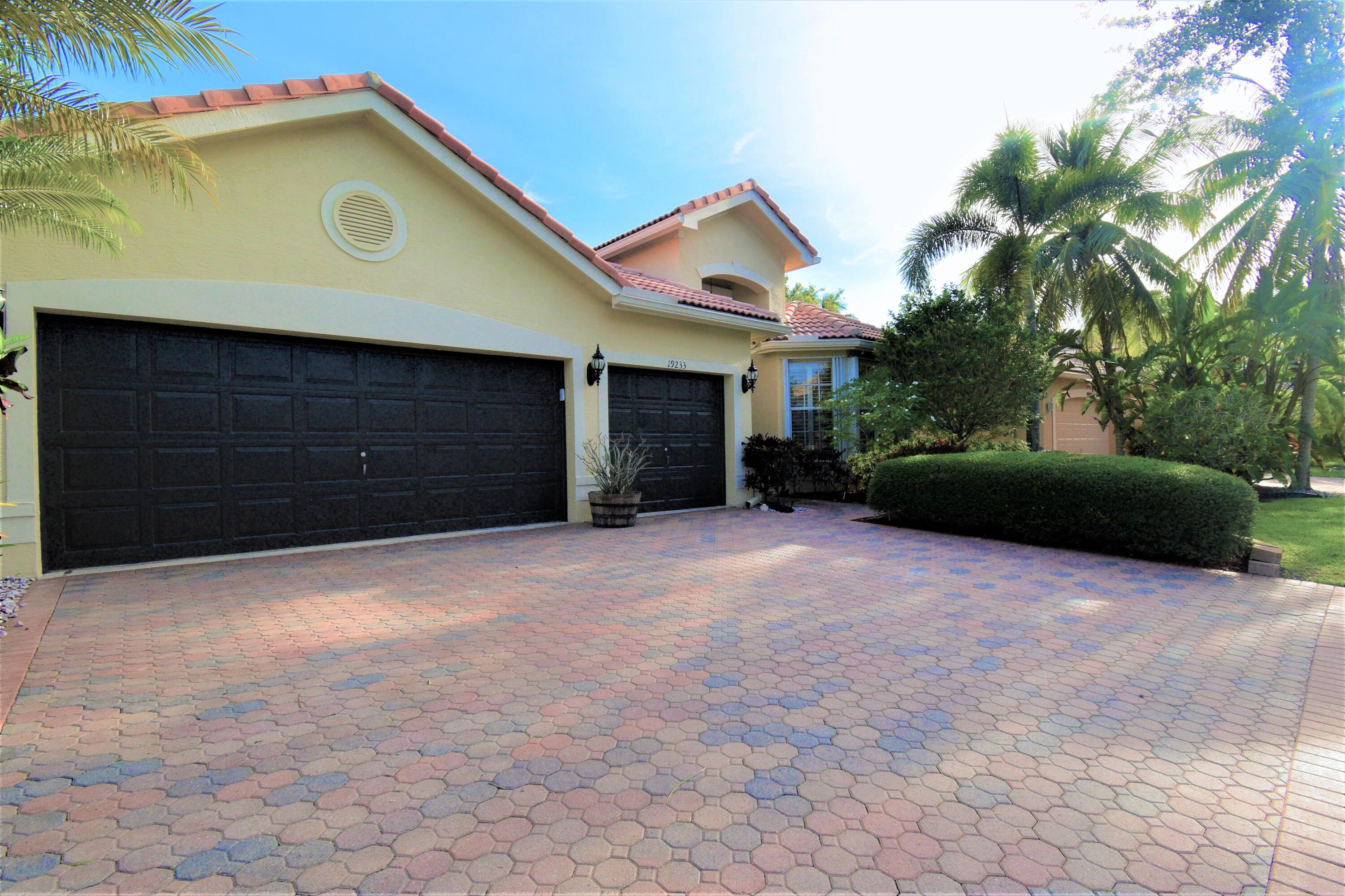 19233 Skyridge Circle Boca Raton, FL 33498 - Photo 9 of 92 3 (2)