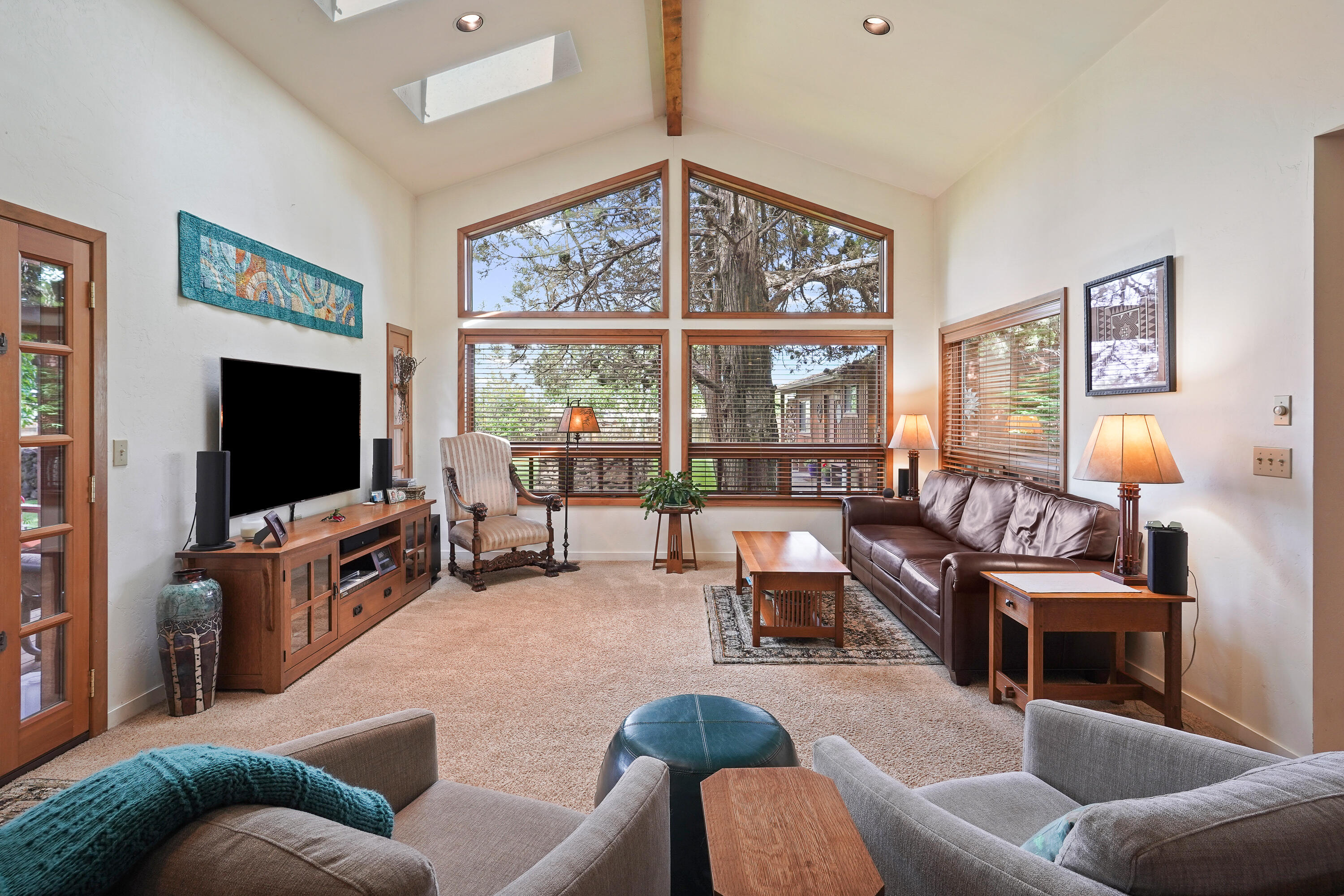 62636 Erickson Road Bend, OR 97701 - Photo 16 of 47 DSC00410