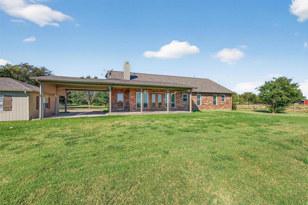 2166 Old Southmayd Road Sherman, TX 75092 - Photo 33 of 40 a front view of house with yard
