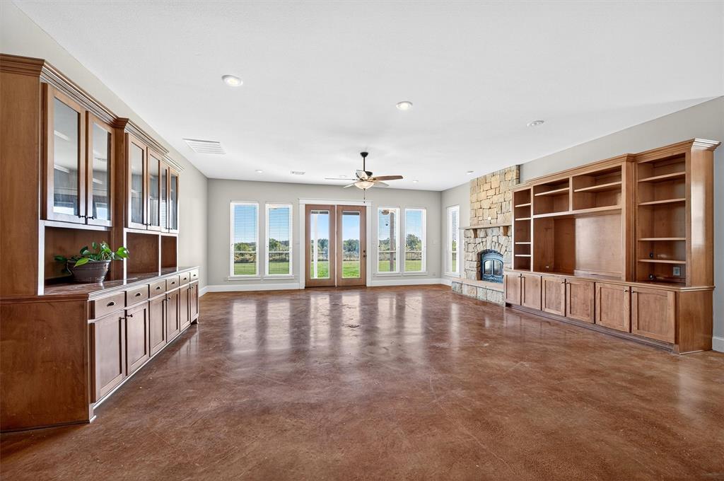 2166 Old Southmayd Road Sherman, TX 75092 - Photo 7 of 40 a view of an empty room with a window