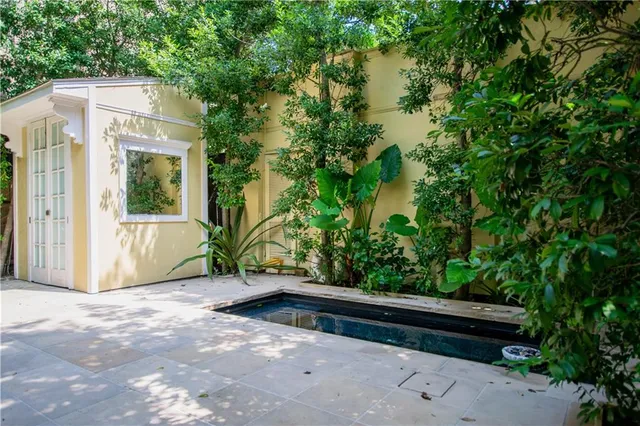 $2,200 | 1021 Esplanade Avenue, Unit 2, New Orleans, LA 70116