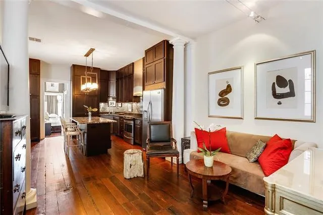 $2,200 | 1021 Esplanade Avenue, Unit 2, New Orleans, LA 70116