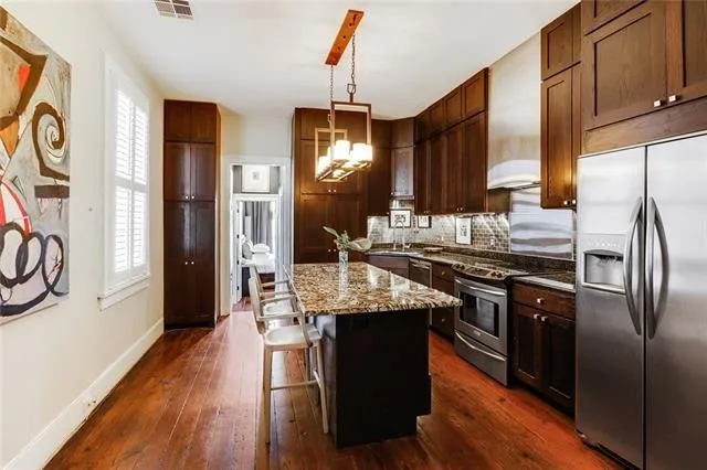 $2,200 | 1021 Esplanade Avenue, Unit 2, New Orleans, LA 70116
