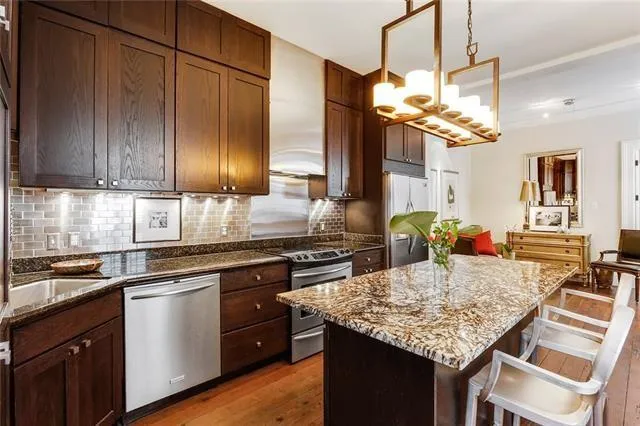 $2,200 | 1021 Esplanade Avenue, Unit 2, New Orleans, LA 70116